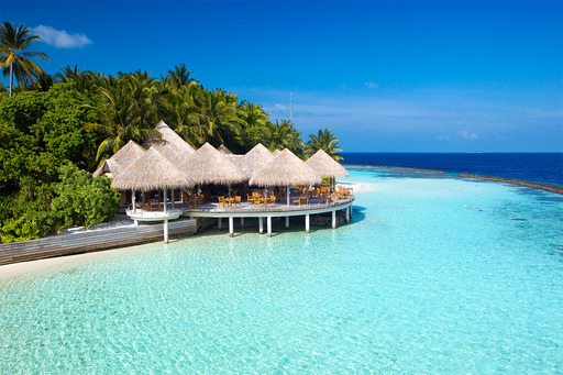 Touroperator: Maldive, Zanzibar, Dubai, Egipt şi Turcia sunt destinaţiile externe în care românii îşi vor petrece vacanţa de Revelion. O vacanţă de şase nopţi în Maldive porneşte de la 2.000 de euro/persoană
