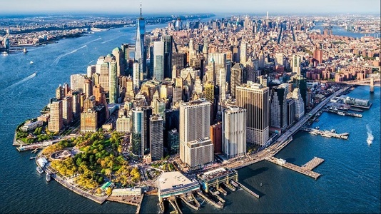 Milioane de oameni au plecat din New York City în timpul pandemiei, rezultând pierderea unor venituri în oraş de 34 de miliarde de dolari