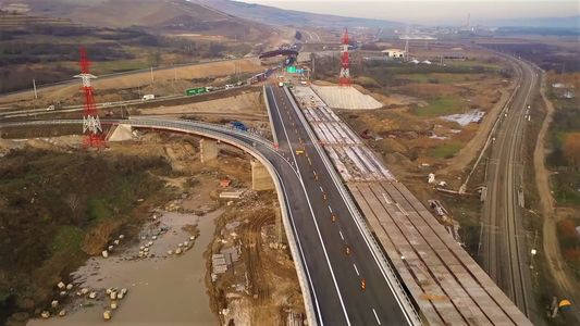 Asociaţia Pro Infrastructură: 35 de km de autostradă au şanse reale de a fi deschişi traficului în 2021/ NU vom sta grozav, dar se vor deschide şantiere majore