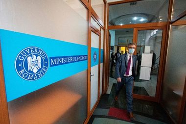 Virgil Popescu anunţă, după întâlnirea cu reprezentanţii minerilor, că s-a adoptat o OUG care va permite plata salariilor pentru următoarele 3 luni: Dorim ca sănătatea minerilor să nu fie pusă în pericol şi să iasă din subteran 
