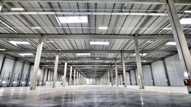 Dezvoltatorul european de spaţii logistice CTP se listează pe Bursa din Amsterdam şi se aşteaptă să atragă între 800 de milioane şi 1 miliard de euro din încasări brute