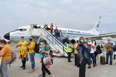 Aterizarea aeronavei TAROM cu 116 pasageri la bord în Mombasa a fost subiect de Breaking News în Kenya - VIDEO