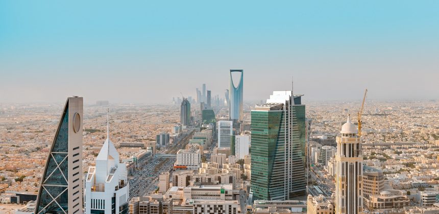 Cheltuielile turiştilor străini în Arabia Saudită vor depăşi 25 miliarde de dolari până în 2025, conform estimărilor
