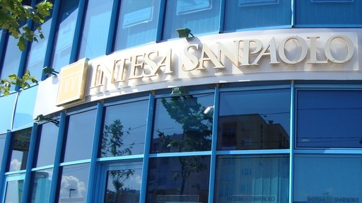 Intesa Sanpaolo Bank a dat o facilitate de credit de aproape 4 milioane euro companiei Supercom, pentru achiziţionarea de echipamente noi, necesare colectării şi transportului deşeurilor