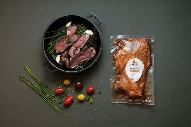 Platformă online: Bugetul alocat anul acesta achiziţiei de carne şi produse din carne pentru Paşte este de 200-500 de lei pentru 55% dintre români

