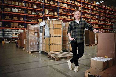 Retailerul ceh de mobilă şi decoraţiuni interioare Bonami estimează vânzări de 11,5 milioane de euro în România şi de 96 milioane de euro la nivel global