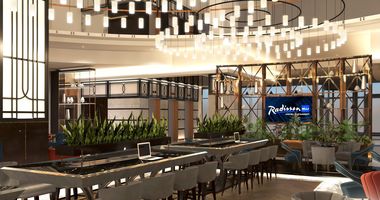 Hotelul Radisson Blu Bucureşti din Bucureşti a fost renovat cu o investiţie de 24 milioane euro. Hotelul are acum 200 de camere noi şi peste 600 de camere în total de cinci stele


