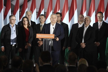 Partidul de guvernământ din Ungaria propune o lege care ar obliga primăriile să vândă către chiriaşi, la preţuri mici, apartamentele închiriate