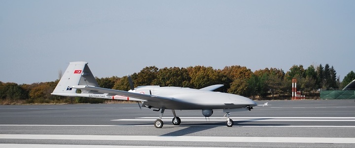 Polonia va fi prima ţară din NATO care va cumpăra drone armate din Turcia