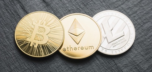 Elon Musk afirmă că între monedele fără acoperire ale guvernelor şi criptomonede le preferă pe ultimele