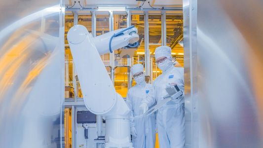 Bosch a inaugurat la Dresda o fabrică de plăcuţe semiconductoare, investiţie de 1 miliard de euro, cea mai mare investiţie din istoria companiei