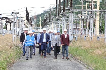 Transelectrica: Linia Electrică Aeriană de 400 kV Porţile de Fier – (Anina) – Reşiţa, investiţie de peste 122 de milioane de lei, este realizată în proporţie de 60%
