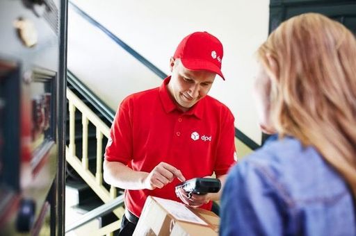 Compania de curierat DPD România lansează un serviciu care indică ora de livrare a coletelor