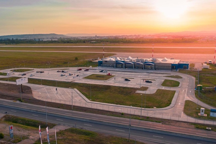 Terminal cargo la Aeroportul Oradea. Ilie Bolojan: Până în 2023 ar trebui să devină operaţional