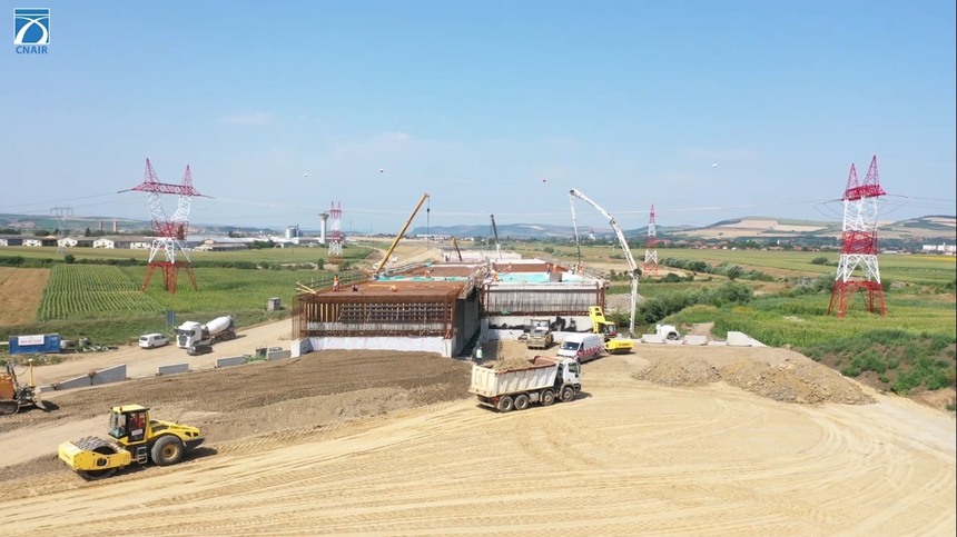 Cătălin Drulă: Se lucrează bine pe autostrada care va face conexiunea dintre Târgu Mureş şi aeroportul acestui oraş; stadiul lucrărilor a ajuns acum la peste 70%