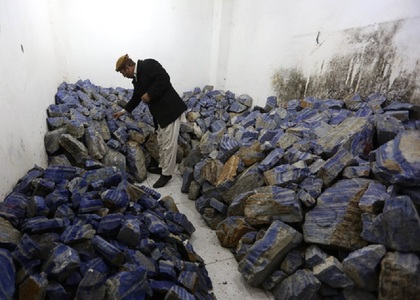 Analişti: China s-ar putea alia cu talibanii pentru a exploata metalele rare din această ţară