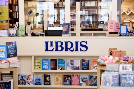 Librăria online Libris anunţă investiţii de 4 milioane de euro în următorii 3 ani, în extinderea depozitului de carte din Braşov, care urmează să se dubleze