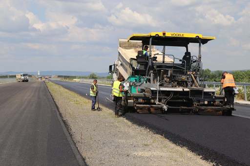 CNAIR a semnat contractul de 18,17 milioane lei fără TVA pentru completarea studiului de fezabilitate şi a proiectului tehnic necesare construcţiei autostrăzii Braşov - Făgăraş