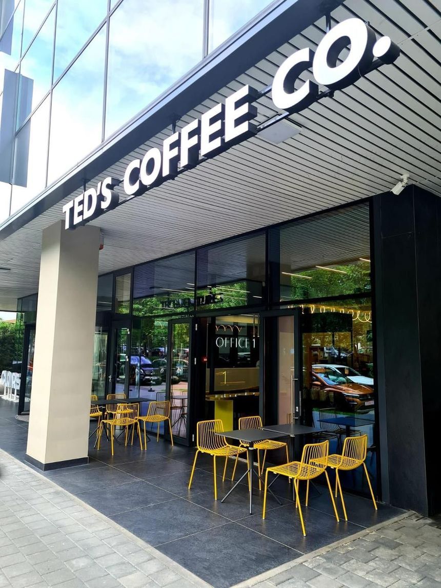 Lanţul de cafenele Ted's Coffee continuă extinderea reţelei şi deschide luna aceasta trei cafenele noi. ”Ne aflăm în continuare într-o zonă cu turbulenţe”