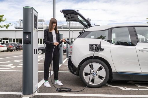 Bosch anunţă că va genera anul acesta vânzări de peste un miliard de euro în sectorul electromobilităţii 
