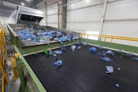 Green Group a investit 12 milioane de euro în Slovacia, în instalarea unei linii de producţie a granulelor de plastic din PET reciclat