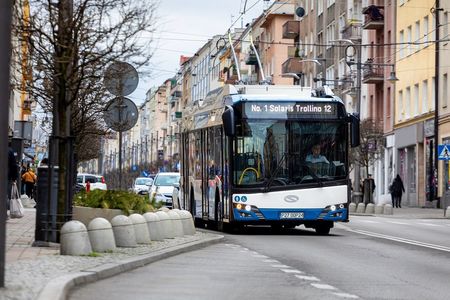 Solaris livrează 11 troleibuze la Târgu Jiu şi semnează un nou contract de 4,8 milioane euro cu municipalitatea, pentru alte nouă vehicule