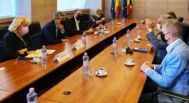 Virgil Popescu, după discuţii cu reprezentanţii General Dynamics: O posibilă achiziţie a UM Bucureşti nu este exclusă, dar procedura va dura ceva timp şi până atunci trebuie să ne organizăm pentru fabricarea în România a transportoarelor Piranha 

 