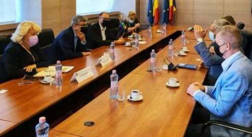 Virgil Popescu, după discuţii cu reprezentanţii General Dynamics: O posibilă achiziţie a UM Bucureşti nu este exclusă, dar procedura va dura ceva timp şi până atunci trebuie să ne organizăm pentru fabricarea în România a transportoarelor Piranha 

 
