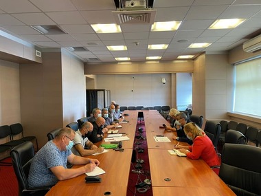 Virgil Popescu, după o discuţie cu sindicatele din Apărare: Banii pentru investiţii nu pot fi folosiţi pentru că bugetele societăţilor nu au fost promovate de către Ministerul Economiei / riscăm să pierdem banii 