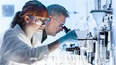 Studiu: O combinaţie între două medicamente ale Mirati Therapeutics reduce cu 39%  tumorile pacienţilor cu cancer colorectal în stadiu avansat