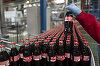 În 30 de ani de prezenţă în România, Sistemul Coca-Cola a investit în operaţiunile locale 384 de milioane de euro. 100% din energia electrică folosită provine din surse regenerabile