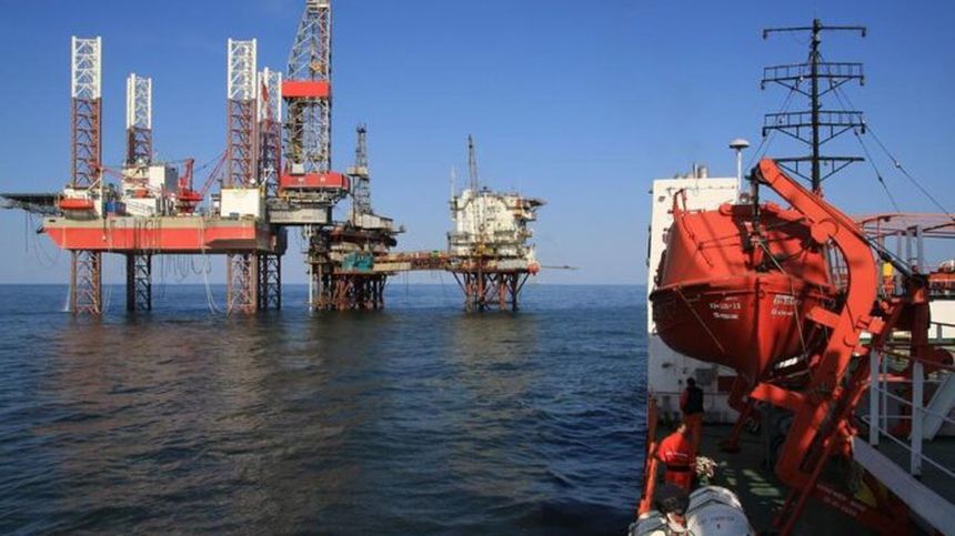 GSP: Lucrările de instalare la platforma ANA sunt finalizate, momentul este istoric pentru exploatarea gazelor din Marea Neagră, fiind prima platformă fixă de producţie instalată în offshore-ul românesc, în ultimii 30 de ani