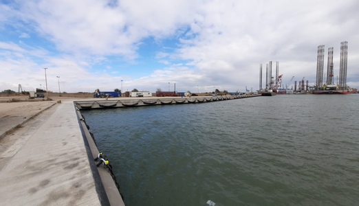 A fost finalizat proiectul de extindere spre apă a cheiurilor existente din Portul Constanţa, pe o lungime de 1.250 de metri 