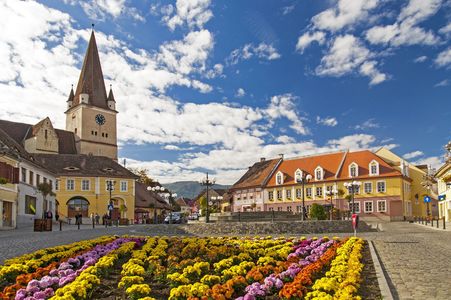 Agenţiile de turism şi hotelierii se pregătesc de Black Friday şi anunţă reduceri de până la 50% la pachetele de cazare în România, începând cu 12 noiembrie
