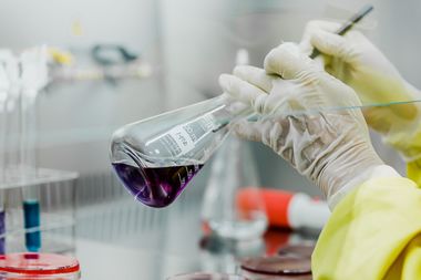 Biofarm a inaugurat o fabrică de medicamente în Bucureşti în urma unei investiţii de peste 35 milioane de euro