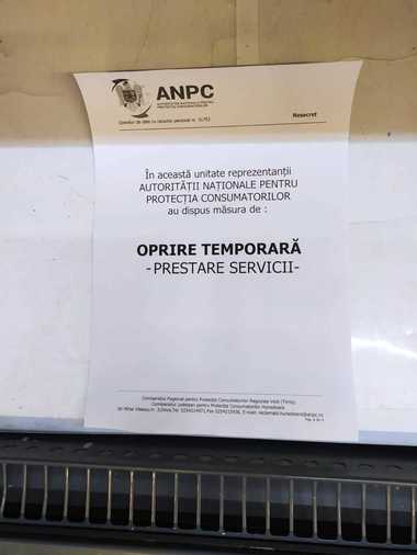 Control al comisarilor ANPC la magazinele Lidl din întreaga ţară - Amenzi de peste 350.000 de lei pentru deficienţele găsite - vitrine frigorifice murdare, cu insecte, produse cu termen de valabilitate depăşit / Neconcordanţe între preţuri - FOTO/ VIDEO