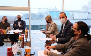 Ministrul Investiţiilor şi Proiectelor Europene a avut consultări cu mediul de afaceri privind ghidul solicitantului aferent măsurii 4.1.1 / Vîlceanu anunţă modificări asupra sumei care poate fi accesată 