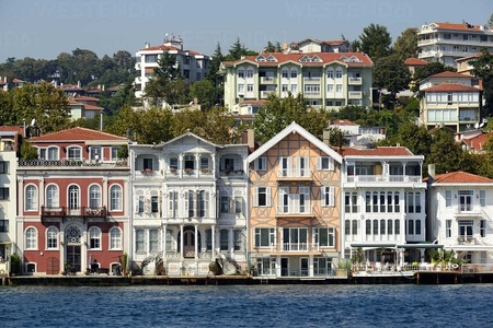 Străinii cumpără case în Turcia într-un ritm record, pe fondul deprecierii accentuate a lirei turceşti