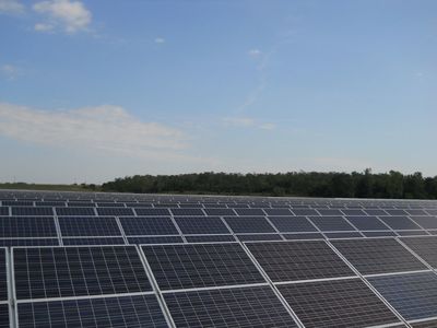 Electrica Furnizare instalează 1.840 de panouri fotovoltaice pentru fabrica de mobilă Lemet, dezvoltatorul reţelei de magazine Lems