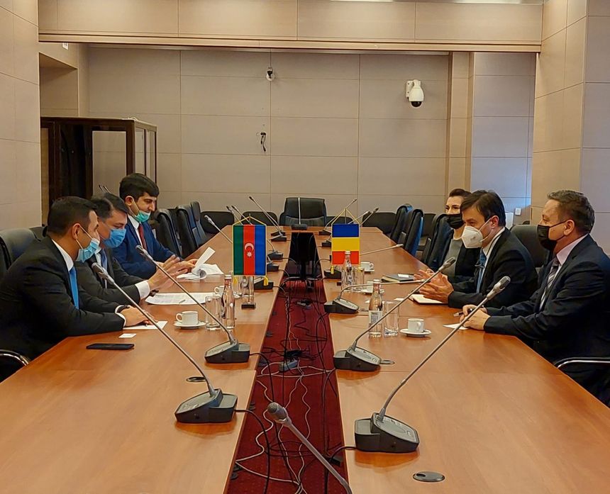 Ministerul Economiei: Compania azeră SOCAR şi-a exprimat intenţia ca pe viitor  să îşi extindă prezenţa pe piaţa românească