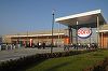 Louis Delhaize Group, proprietarul hipermarketurilor cora în România, vinde portofoliul imobiliar din România grupului austriac Supernova şi devine chiriaşul acestuia, păstrând integral operaţiunile comerciale ale hipermarketurilor cora din ţară
