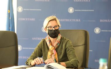 Ministerul Investiţiilor şi Proiectelor Europene: 772,12 milioane lei, valoarea contractelor semnate cu beneficiarii POCU, în luna decembrie