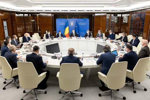 Premierul Nicolae-Ionel Ciucă a discutat cu responsabilii în domeniul energiei despre pregătirile pentru sezonul de iarnă - Furnizarea energiei electrice şi a gazelor este asigurată