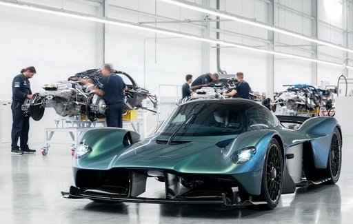 Vânzările Aston Martin către dealeri au crescut cu 82% în 2021, dar profitul a fost afectat de întârzierile livrărilor de automobile Valkyrie