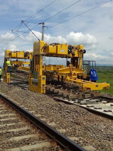Ministerul Transporturilor: Alocările prevăzute prin PNRR pentru activităţi de întreţinere (reînnoire) sunt în valoare de aproximativ 1,16 miliarde euro/ Sumele alocate din buget sunt destinate doar acelor lucrări care nu sunt acoperite prin bani europeni