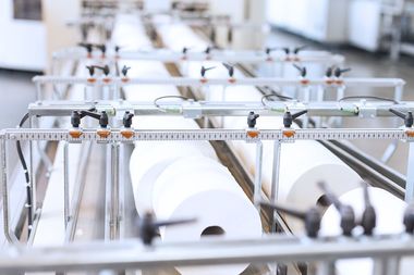 Producătorul de hârtie Pehart Grup, care deţine brandul Pufina, inaugurează o nouă linie de producţie la Sebeş, cu o investiţie de peste 10 milioane de euro