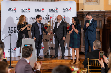 Roca Industry s-a lansat pe piaţa AeRO a BVB. Compania va investi în dezvoltarea filialelor holdingului şi în achiziţia altor companii din industria materialelor de construcţii