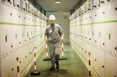 Distribuţie Oltenia anunţă investiţii de 76 milioane de lei, pe fonduri europene, pentru o reţea inteligentă de distribuţie