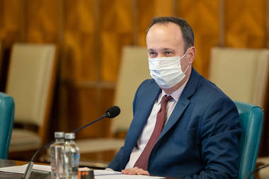 Adrian Câciu: Guvernul a adoptat prelungirea scutirii de la plata impozitului specific datorat de operatorii economici din domeniul HoReCa pentru o perioadă de 180 de zile / Oferim o gură de oxigen aşteptată de zeci de mii de antreprenori 