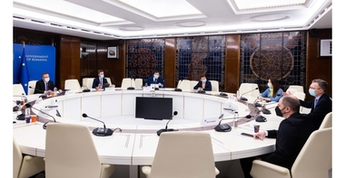 Premierul Nicolae Ciucă a discutat cu preşedintele Asociaţiei pentru Pensiile Private din România despre îmbunătăţirea legislaţiei pentru Pilonul 2 şi 3 de pensii